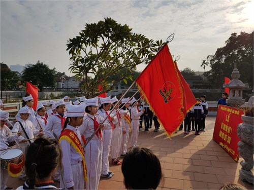 Liên đội Tiểu học Lý Thường Kiệt tổ chức chùm hoạt động chào mừng Kỷ niệm 73 năm ngày thành lập Quân đội nhân dân Việt Nam (22/12/1944 – 22/12/2017), 45 năm chiến thắng “ Hà Nội – Điện Biên Phủ trên không”
